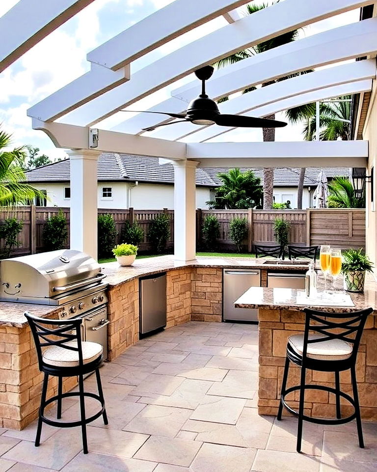 outdoor kitchen and bar