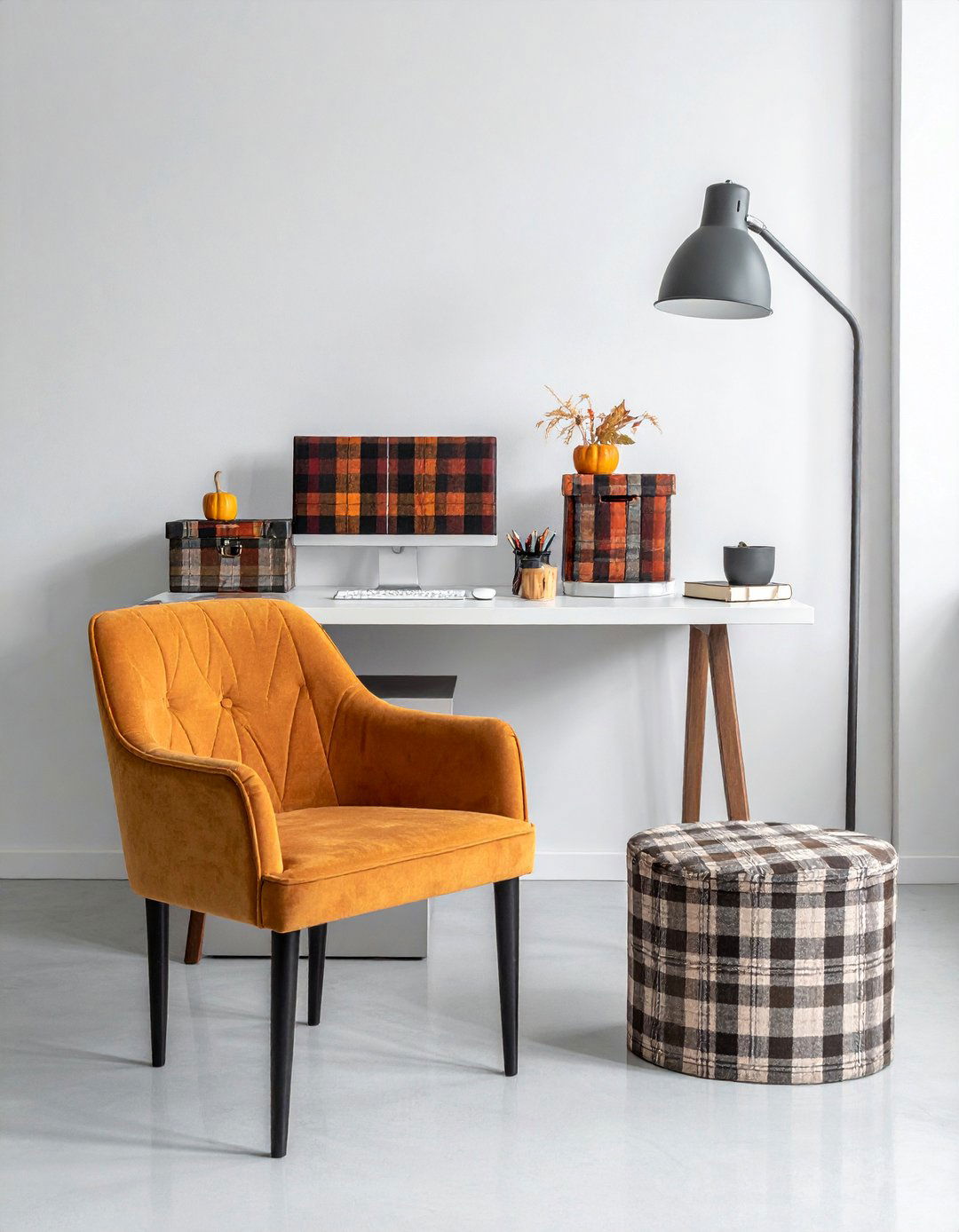 Plaid Pattern Office - 20 fall office decor ideas