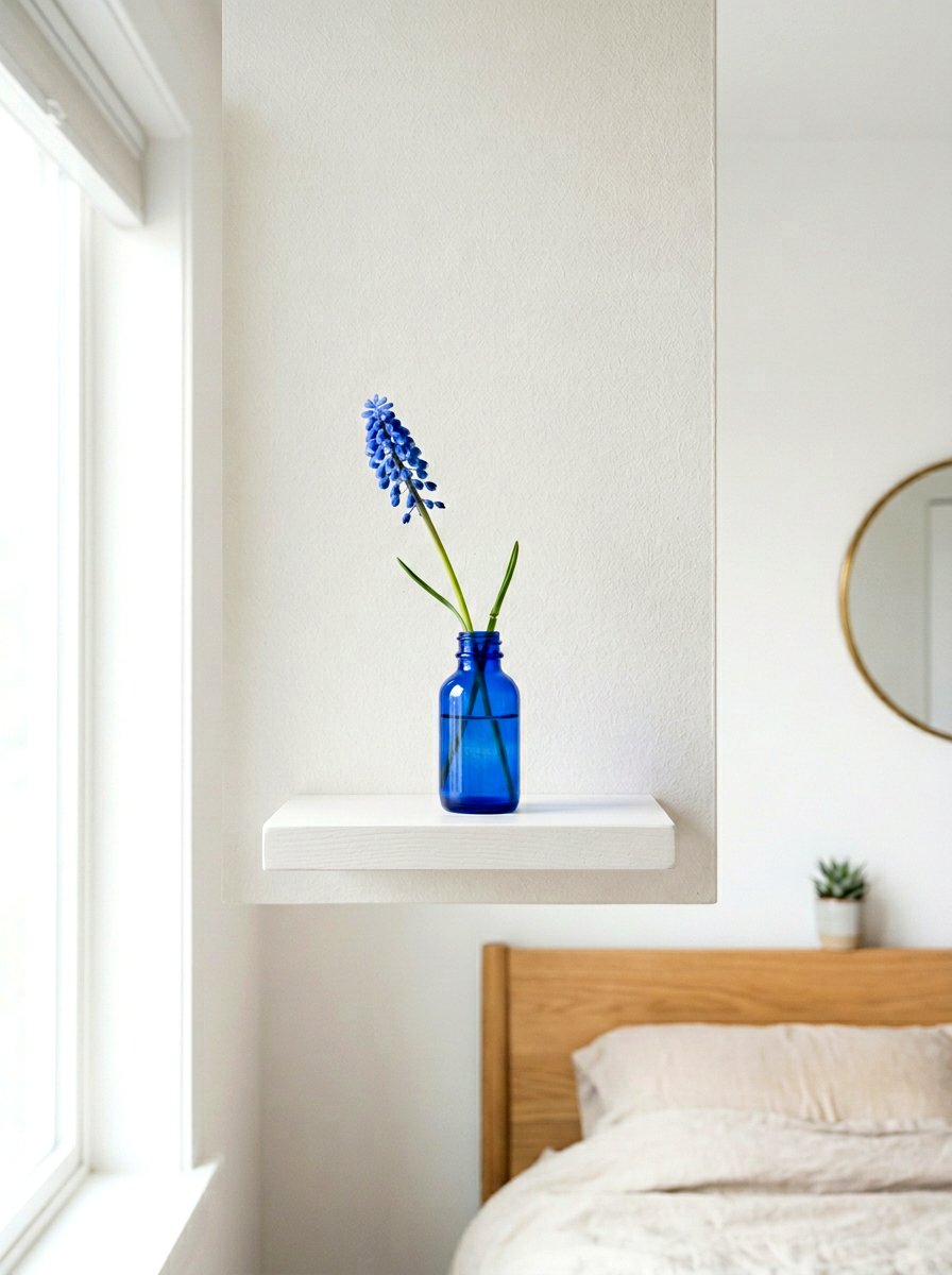 Tiny muscari bud vase - 25 Spring Muscari Arrangement Ideas