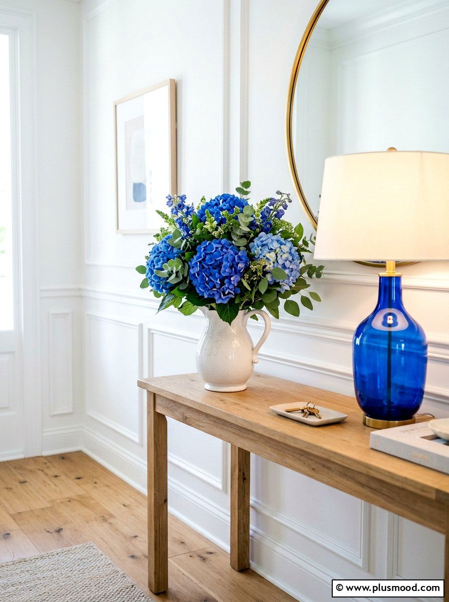 Blue hydrangea floral arrangement - 25 summer decor ideas with blue and white