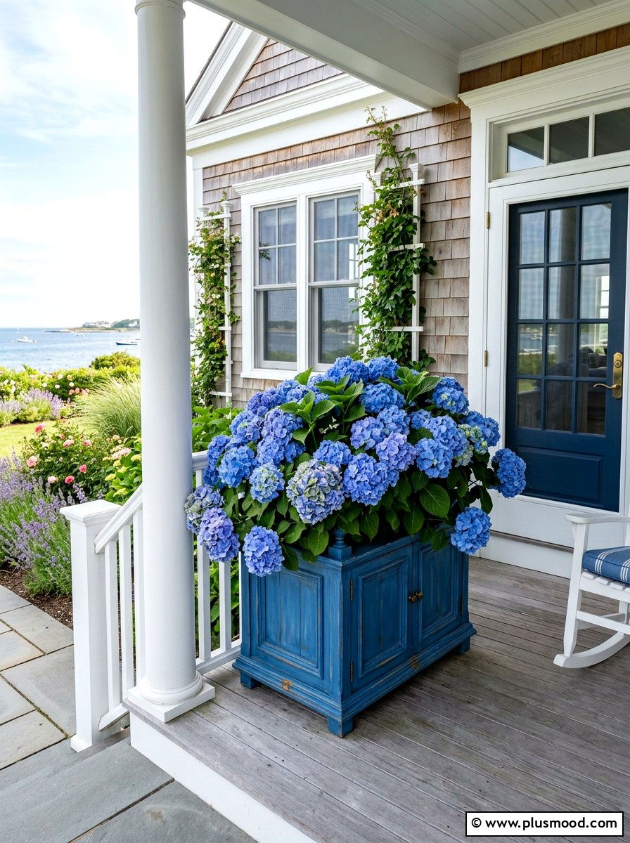 Blue hydrangea porch planter - 25 summer front porch planter ideas