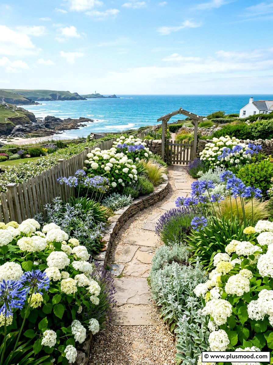 Coastal blue and white garden - 25 summer garden color ideas