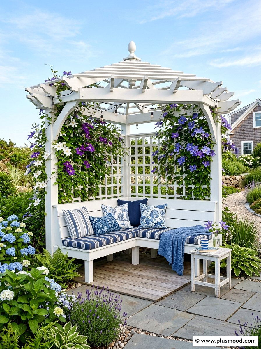Corner Seating Trellis - 25 small backyard ideas with trellis