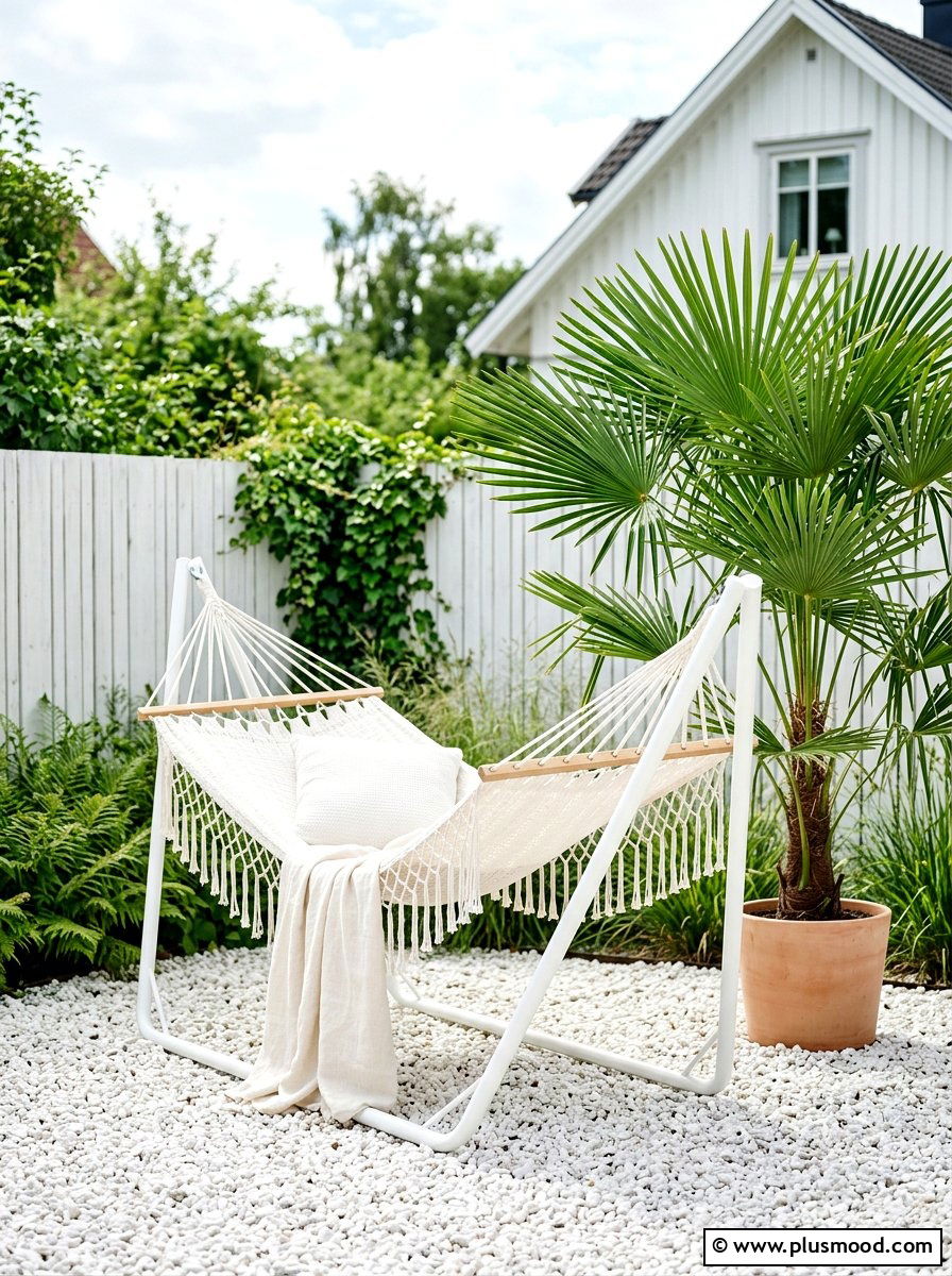 Minimalist White Hammock For Small Yard - 25 small backyard ideas with hammock