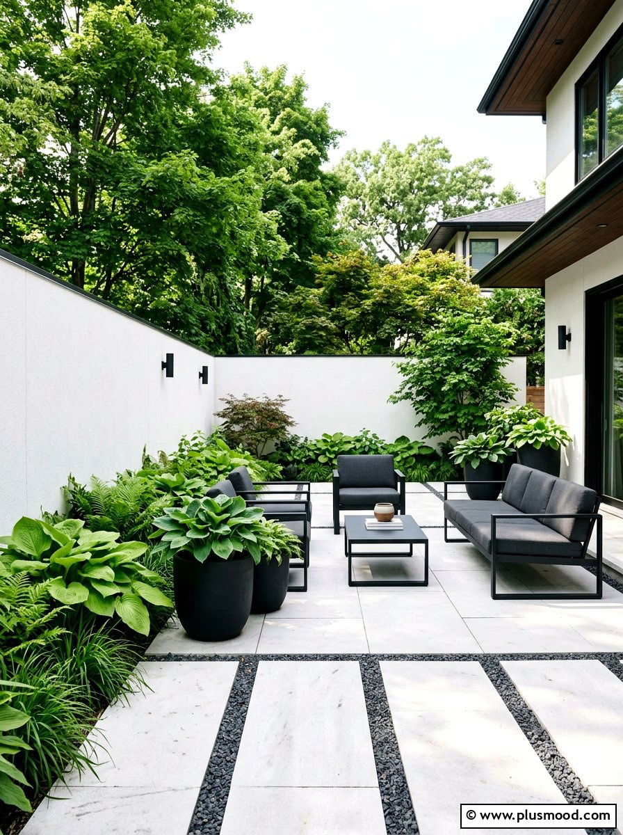 Modern Black And White Patio - 25 small backyard ideas with color scheme