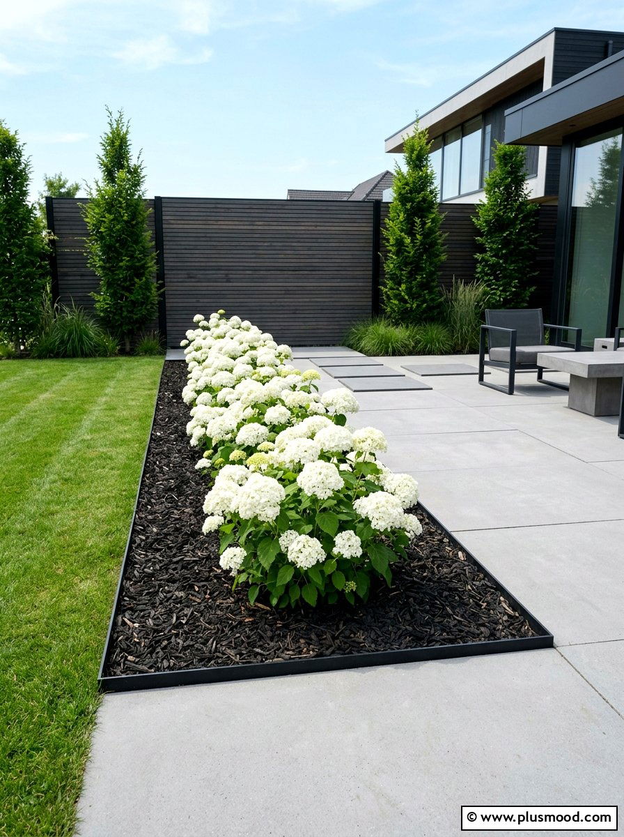 Modern Minimalist Flower Beds - 25 small backyard ideas with flower beds