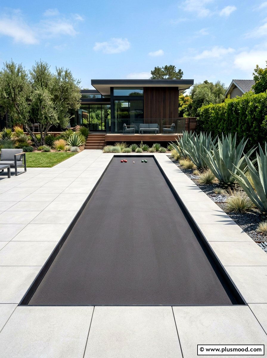 Modern minimalist bocce court - 25 small backyard ideas with bocce court