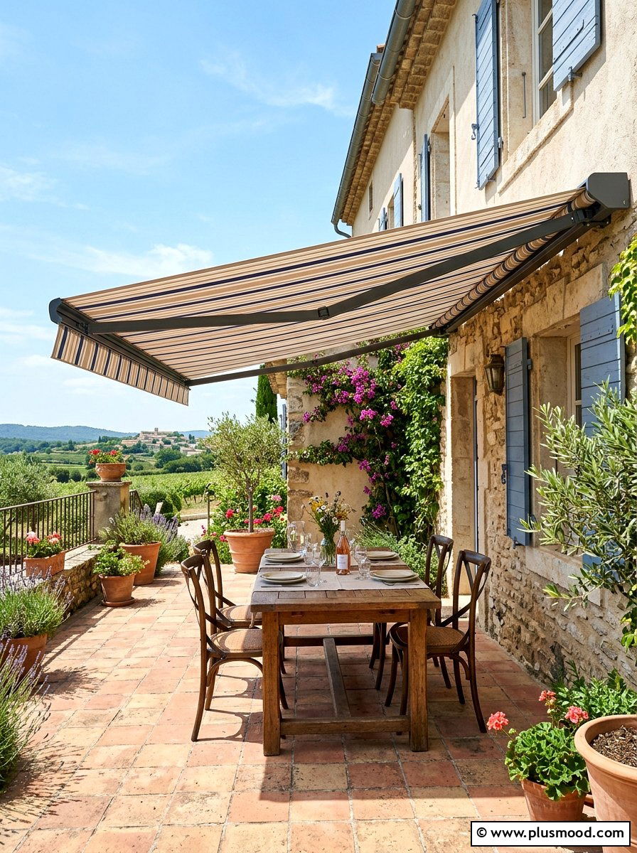 Retractable Sun Awning - 25 summer small courtyard ideas