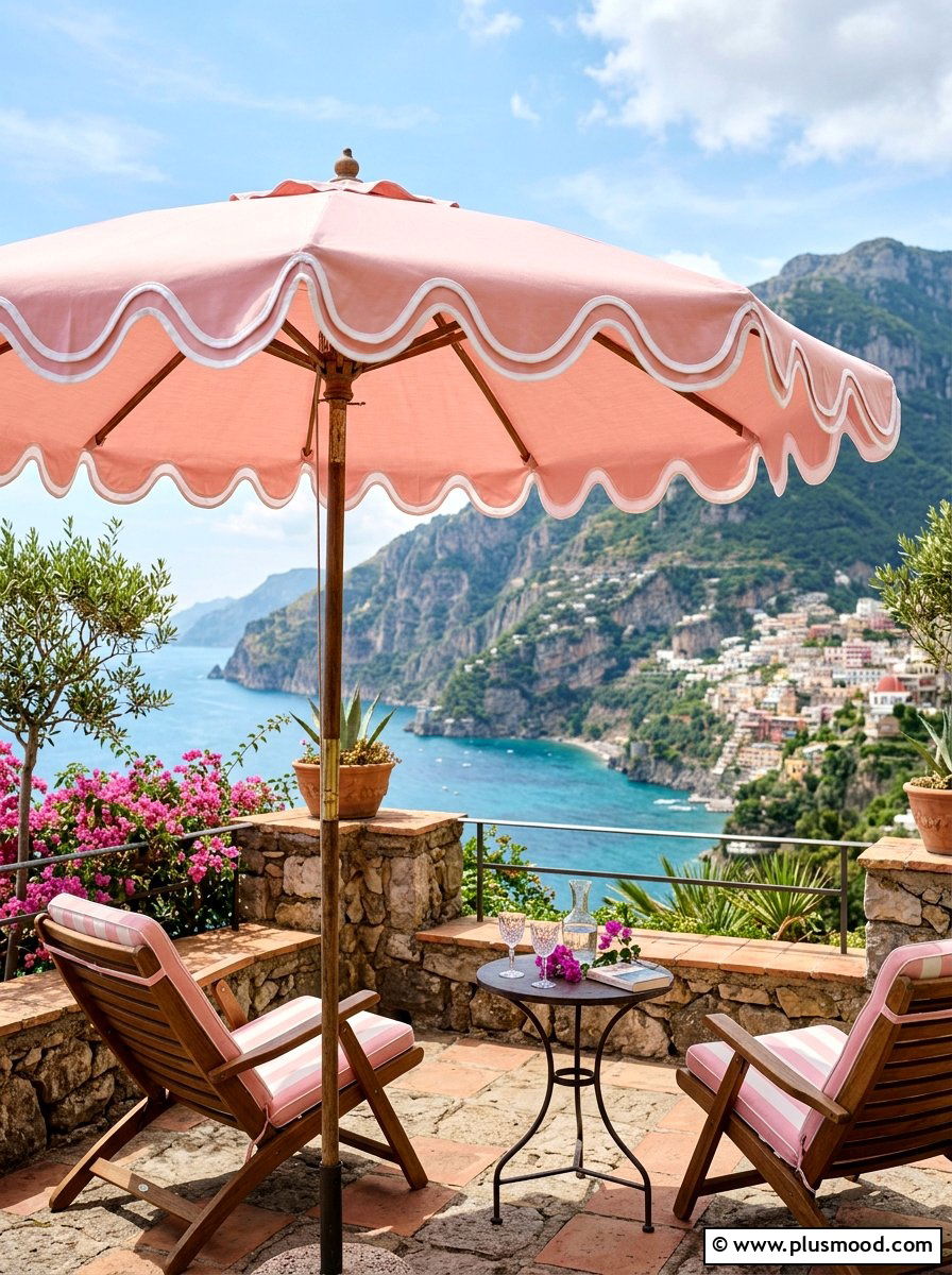 Scalloped Edge Umbrella - 25 summer poolside umbrella ideas