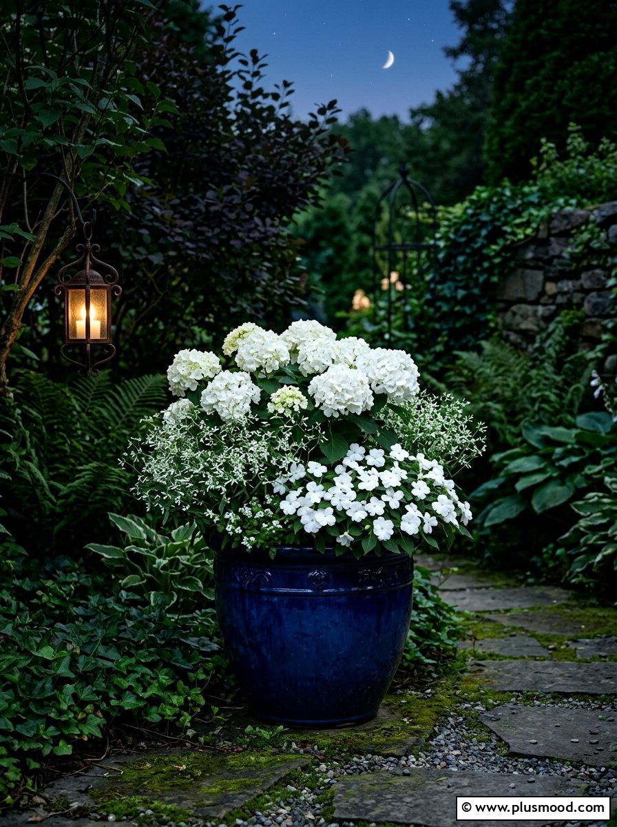 White flower container - 25 summer garden pot arrangement ideas